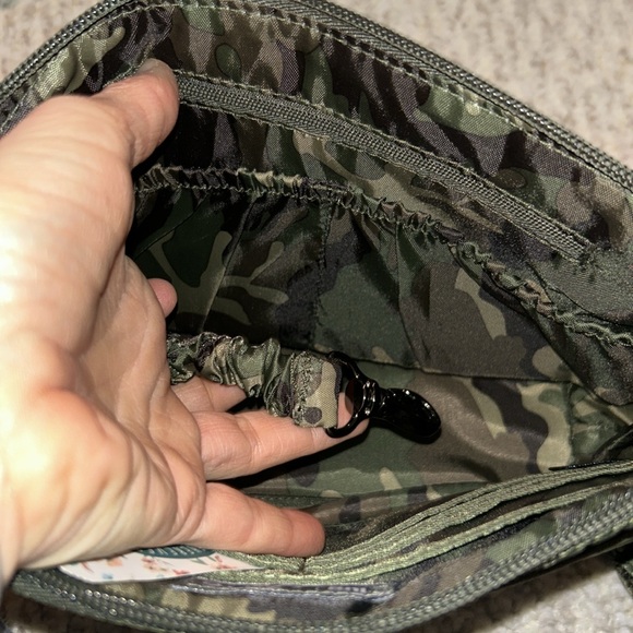 NEW Lug Flare Crossbody - Picture 6 of 6